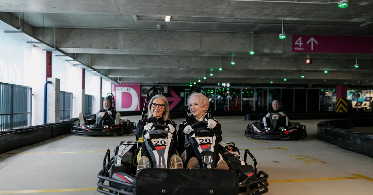 découvrez l'univers passionnant du karting, où vitesse et adrénaline se rencontrent sur des pistes palpitantes. que vous soyez débutant ou pilote aguerri, vivez des courses inoubliables en famille ou entre amis. réservez votre session dès maintenant et ressentez la montée d'adrénaline sur quatre roues !