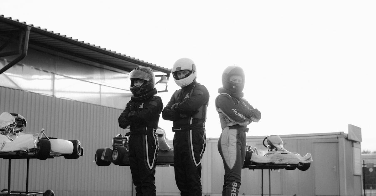 découvrez l'univers palpitant du karting ! vivez des sensations fortes sur la piste, que vous soyez débutant ou pilote expérimenté. profitez d'une expérience inoubliable entre amis ou en famille, avec des karts adaptés à tous les niveaux. prêt à relever le défi ?
