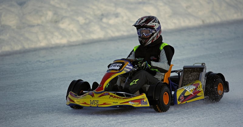 Le karting en général : pratiques, machines et réflexes de pilote