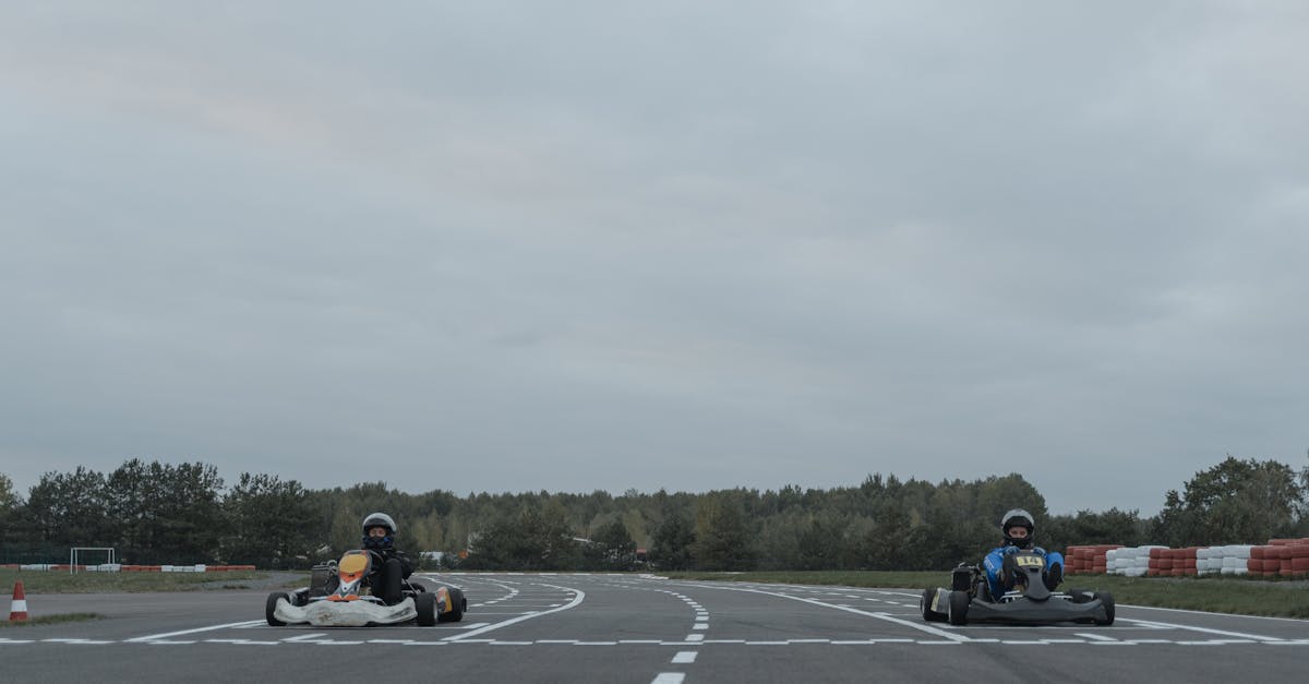 Amis au karting : des souvenirs inoubliables sur la piste