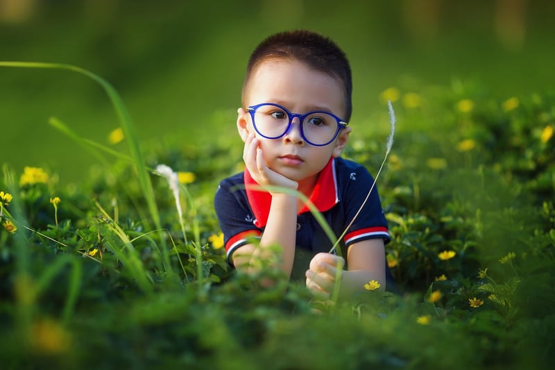 Hypermétropie chez l'enfant : ces signes qui doivent vous alerter