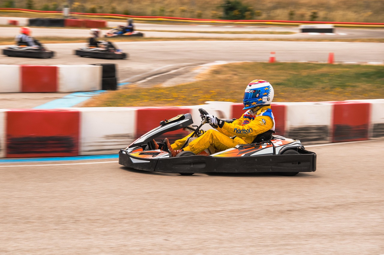 Origine karting : histoire, évolution et impact de ce sport mécanique