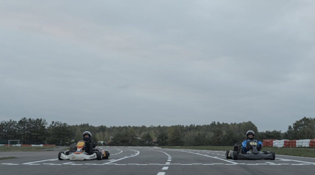 découvrez l'importance de la sécurité en karting. apprenez les meilleures pratiques, les équipements de sécurité essentiels et les conseils pour garantir une expérience de pilotage sécurisée et agréable sur la piste.