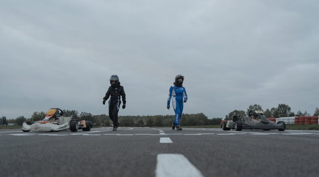 découvrez l'univers palpitant du karting ! que vous soyez débutant ou pilote aguerri, vivez des sensations fortes sur des circuits adaptés à tous les niveaux. rejoignez-nous pour des courses mémorables, des moments de partage et une expérience inoubliable entre amis ou en famille.