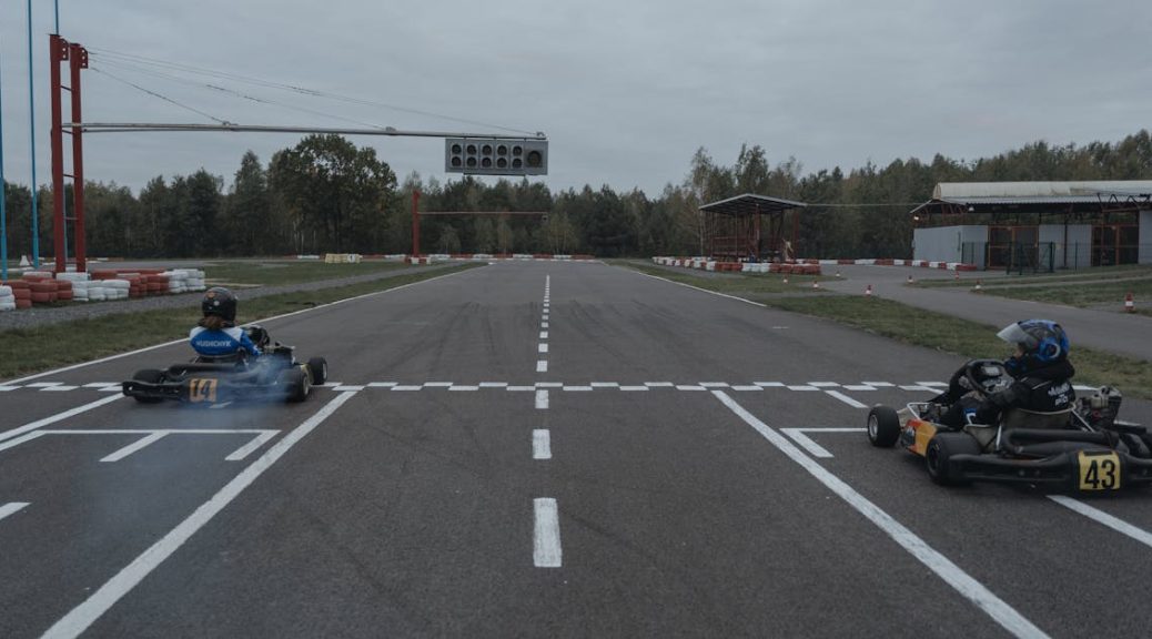 découvrez l'univers passionnant du karting ! que vous soyez débutant ou pilote confirmé, vivez des sensations fortes sur les circuits adaptés à tous les niveaux. rejoignez-nous pour des courses palpitantes, des moments de convivialité et le plaisir de la vitesse. parfait pour des sorties en famille, entre amis ou des événements d'entreprise. embarquez pour l'aventure karting dès aujourd'hui !