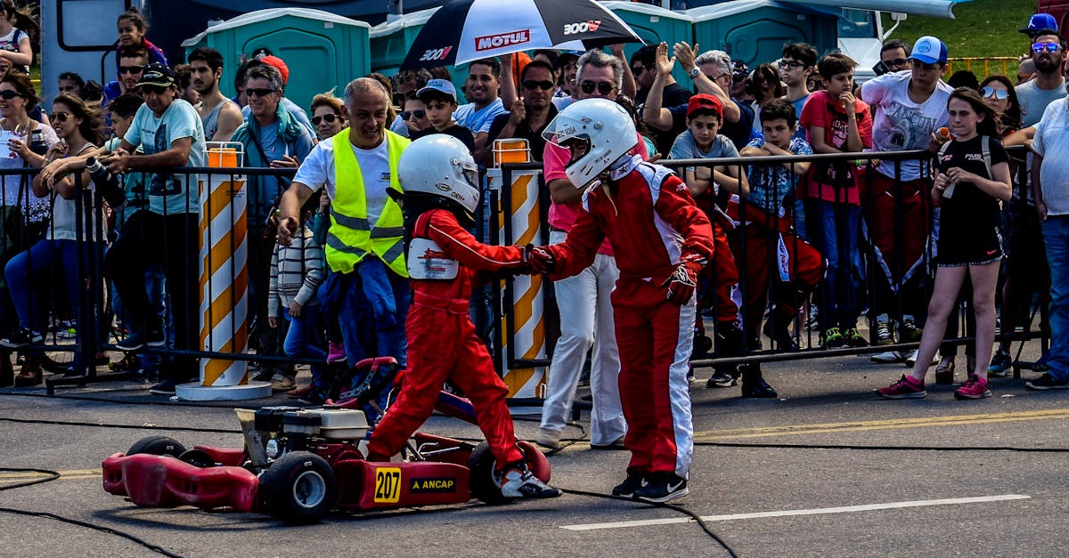 découvrez le monde passionnant du karting ! que vous soyez débutant ou pilote confirmé, vivez des sensations fortes sur des circuits adaptés à tous les niveaux. participez à des compétitions, améliorez vos compétences et partagez des moments inoubliables entre amis ou en famille.