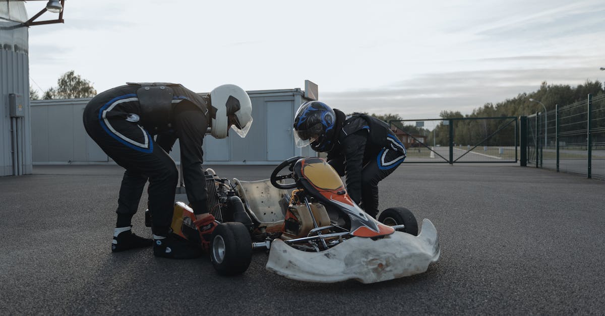 découvrez l'excitation du karting, une activité ludique et compétitive à partager en famille ou entre amis. vivez des sensations fortes sur des circuits adaptés à tous les niveaux et lancez-vous dans une aventure palpitante à bord de nos karts performants. réservez dès aujourd'hui et préparez-vous à booster votre adrénaline!