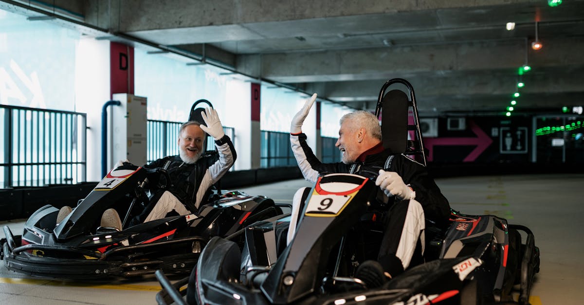 découvrez des stratégies efficaces pour améliorer vos performances au karting. que vous soyez débutant ou pilote expérimenté, apprenez des astuces essentielles pour maîtriser la piste, optimiser vos virages et dépasser vos adversaires. améliorez votre technique et révisez vos tactiques pour devenir un champion du karting.