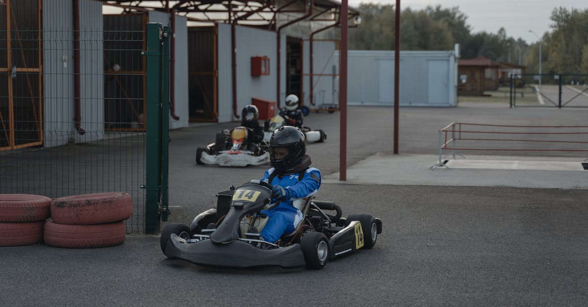 découvrez l'univers passionnant du karting, une activité de loisir palpitante à vivre en famille ou entre amis. vitesse, adrénaline et compétition vous attendent sur nos pistes adaptées à tous les niveaux. réservez votre session dès maintenant et devenez le roi de la piste !