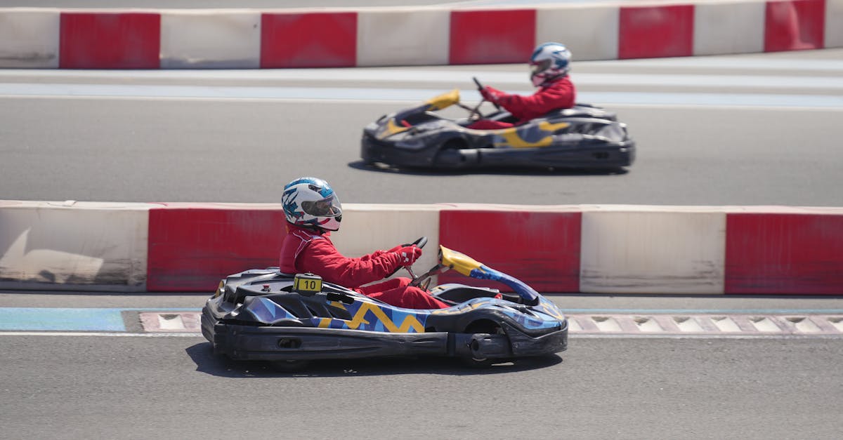 découvrez notre sélection de matériel de karting de haute qualité pour améliorer vos performances sur la piste. équipez-vous avec des équipements adaptés pour une expérience de course optimale.