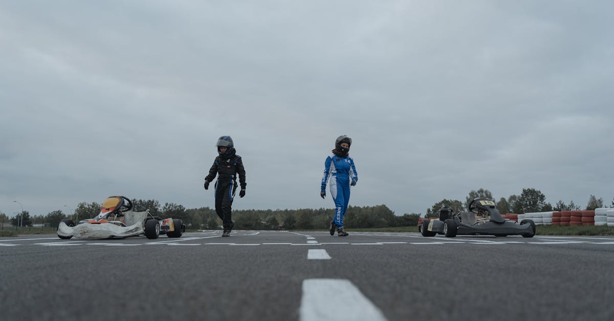 découvrez notre évaluation des performances en karting, où nous analysons les compétences de conduite, la vitesse, et le comportement sur piste. améliorez votre expérience de karting grâce à des conseils d'experts et des astuces pour optimiser vos performances.