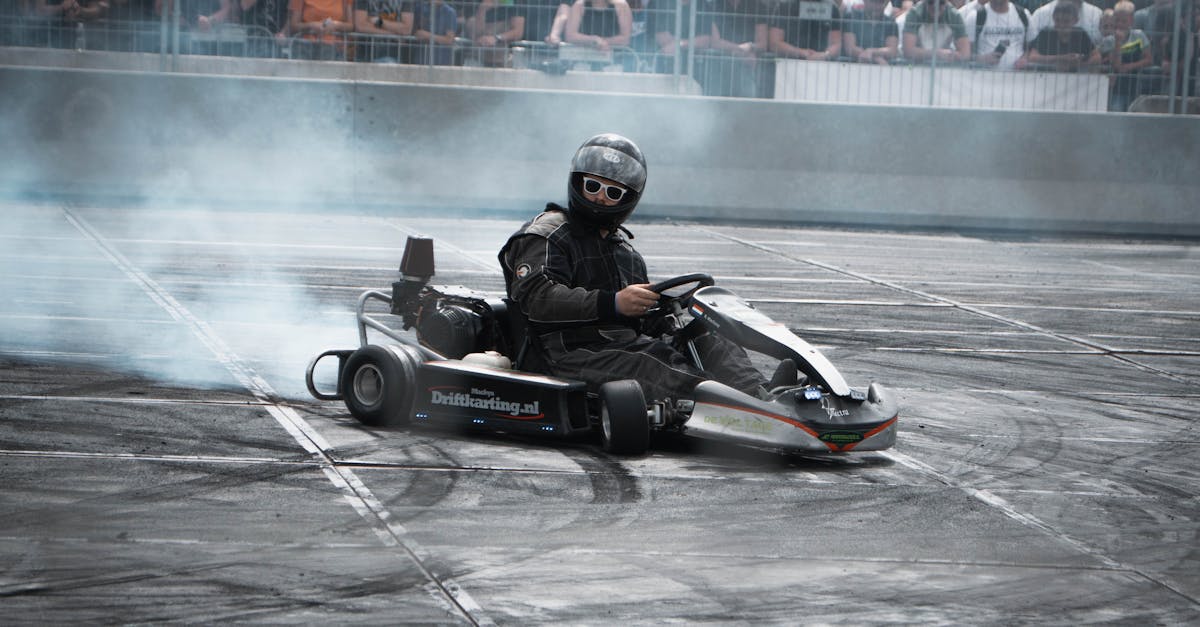 découvrez l'importance des pneus de karting pour optimiser votre performance sur la piste. apprenez comment choisir les meilleurs pneus pour chaque condition et maximisez votre vitesse et votre adhérence lors de vos courses.