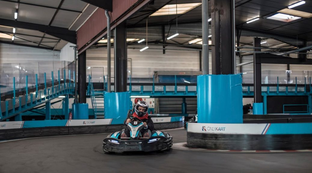 découvrez l'excitation du karting électrique ! profitez de courses palpitantes dans des karts écologiques, alliant performance et respect de l'environnement. idéal pour les amoureux de sensations fortes, seul ou entre amis, vivez une expérience inoubliable sur circuit.