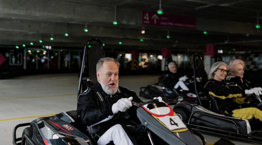 découvrez l'excitation du karting, une activité palpitante qui allie vitesse et stratégie sur des circuits adaptés à tous les niveaux. parfait pour une sortie en famille, entre amis ou pour des compétitions, le karting vous offre des sensations fortes et des moments inoubliables. équipez-vous et préparez-vous à prendre le volant pour une aventure inégalée sur la piste !