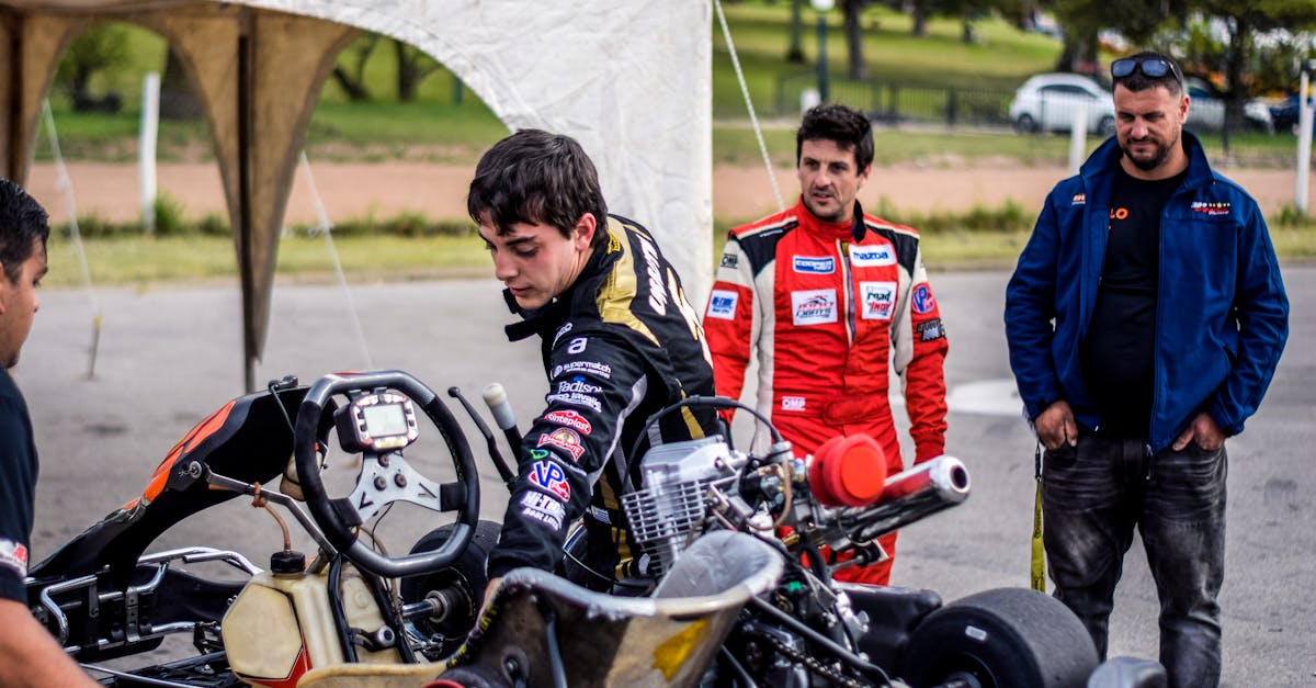 découvrez le karting, une activité palpitante alliant vitesse et adrénaline sur des circuits adaptés à tous les niveaux. parfait pour les amateurs de sensations fortes, le karting vous permet de vivre une expérience inoubliable entre amis ou en famille. réservez dès maintenant votre course et préparez-vous à surpasser vos limites !