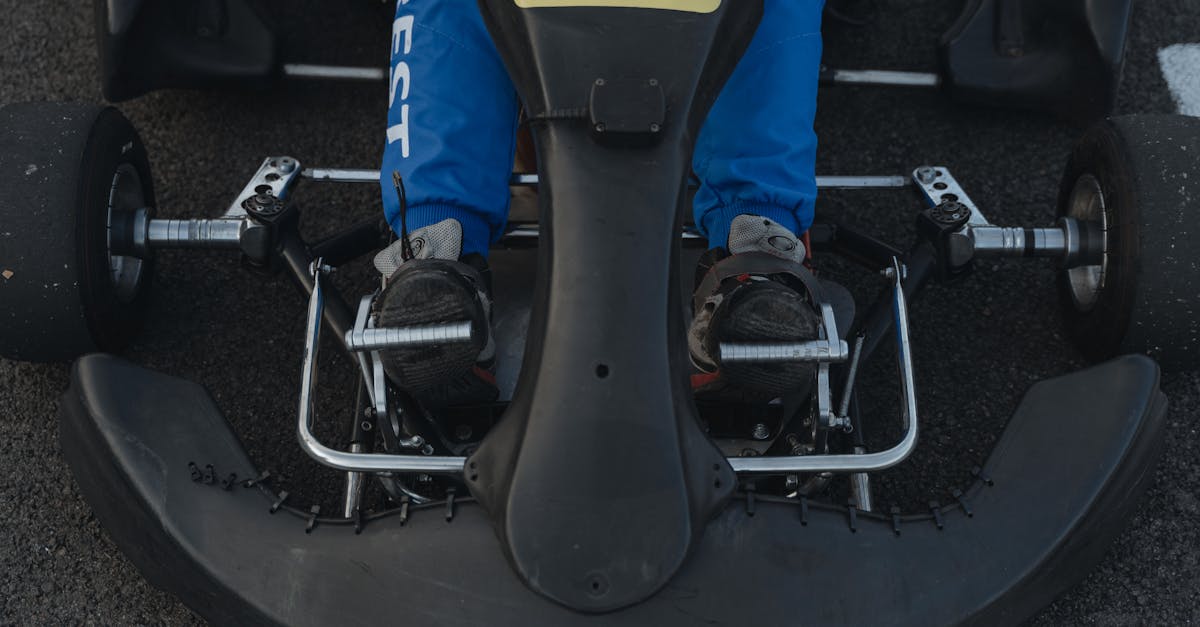 découvrez l'importance de la sécurité en karting avec nos conseils essentiels pour garantir des courses en toute sécurité. apprenez les meilleures pratiques pour éviter les accidents et profitez pleinement de votre expérience sur la piste.