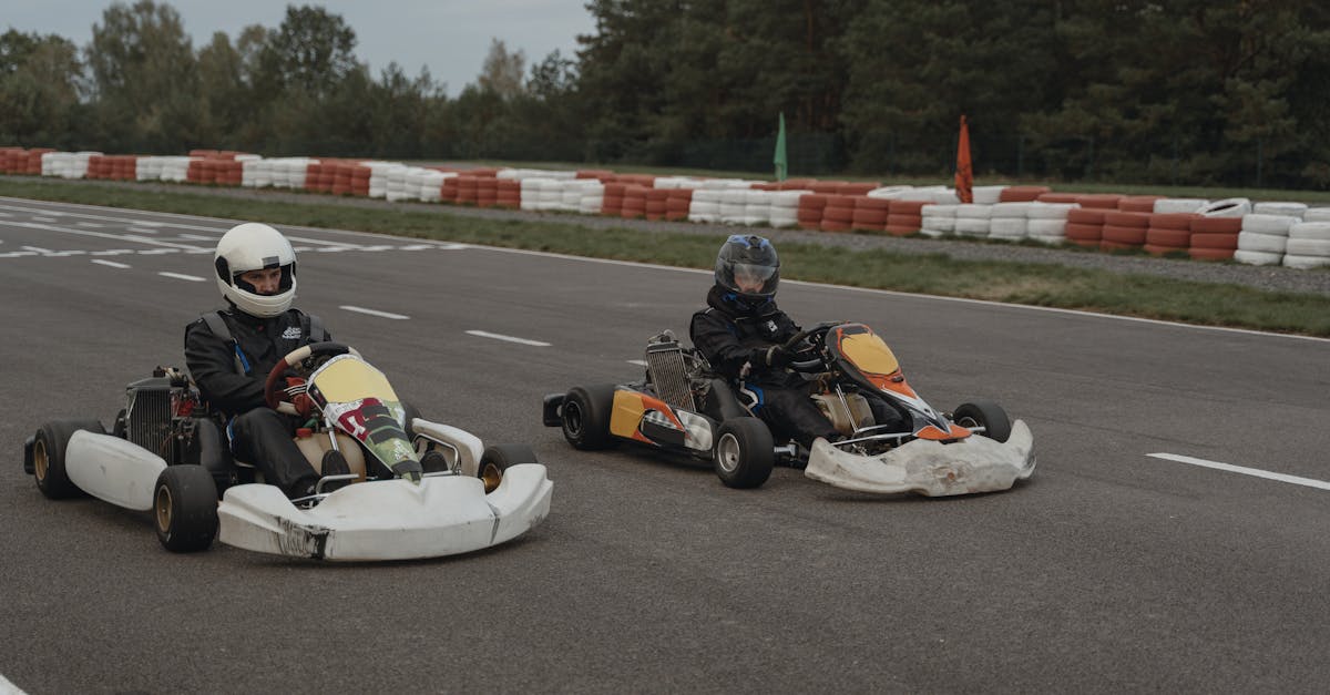 découvrez l'univers palpitant des karts ! que vous soyez débutant ou pilote expérimenté, notre sélection de karts offre des performances inégalées, une sécurité optimale et des sensations fortes sur circuit. prêt à relever le défi ?