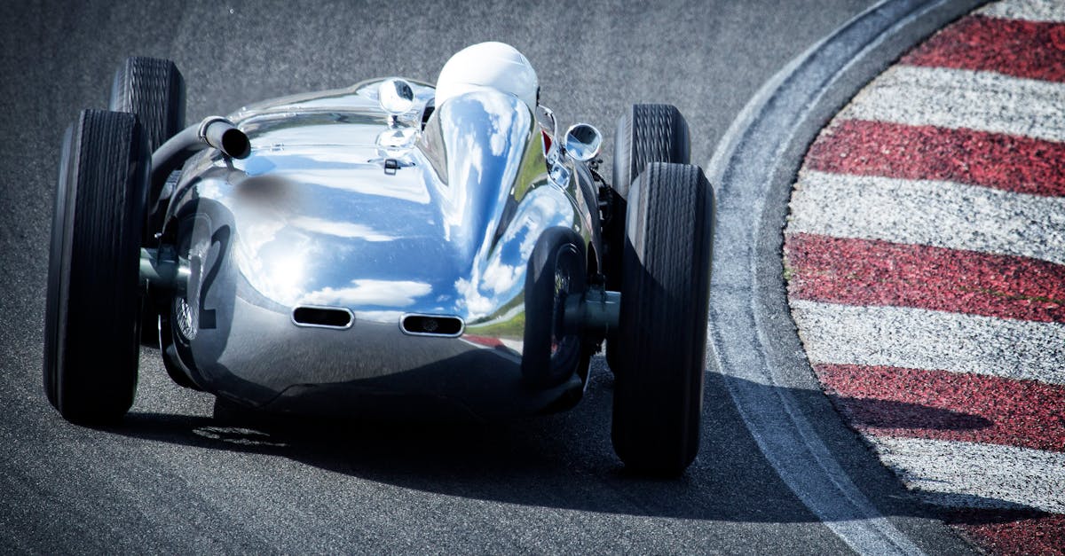 découvrez l'univers palpitant du racing : des compétitions automobiles à couper le souffle, des performances impressionnantes et des technologies de pointe. plongez dans l'adrénaline des courses et vivez la passion des sports mécaniques.