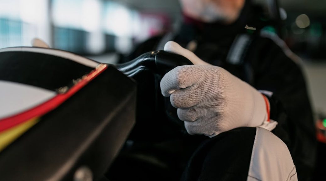 découvrez le monde passionnant du karting ! que vous soyez débutant ou pilote expérimenté, vivez des sensations fortes sur des circuits adaptés. parfait pour les amis et les familles, le karting allie plaisir et compétition. réservez votre séance dès maintenant et faites le plein d'adrénaline !