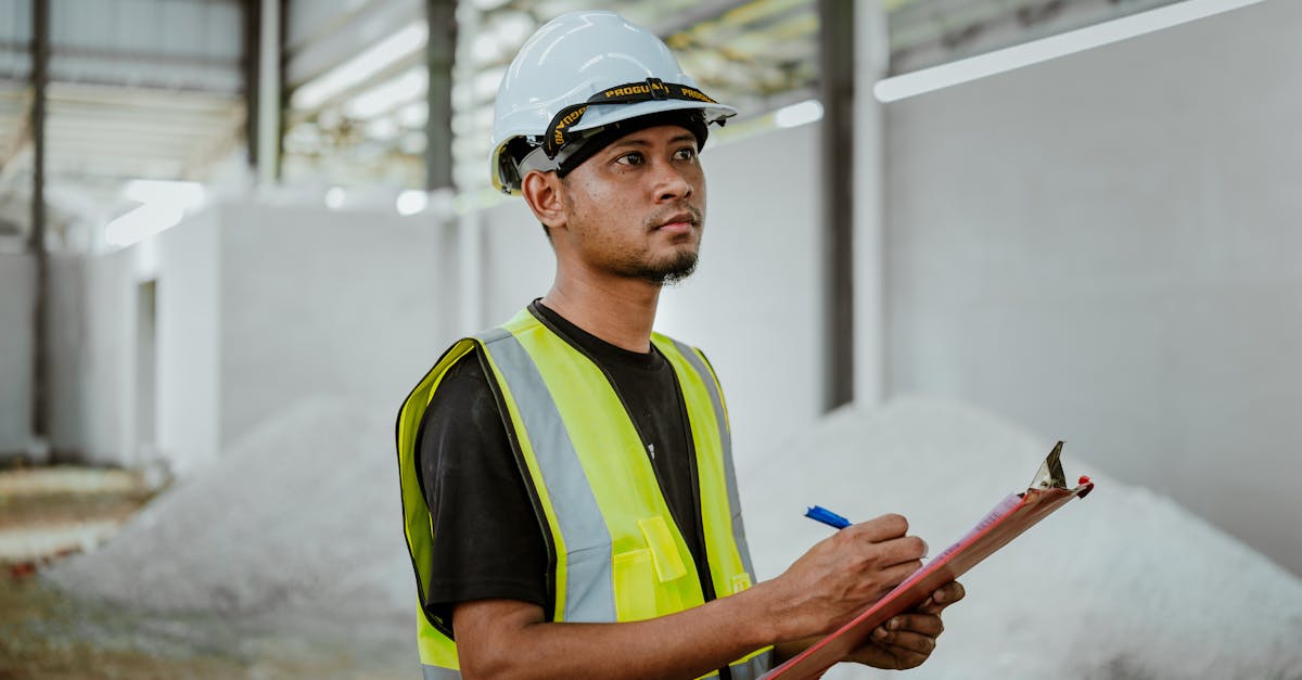 découvrez notre large sélection d'équipements de sécurité essentiels pour protéger votre personnel et assurer un environnement de travail sûr. des casques de protection aux gants de travail, nous avons tout ce qu'il vous faut pour garantir la sécurité sur votre site.