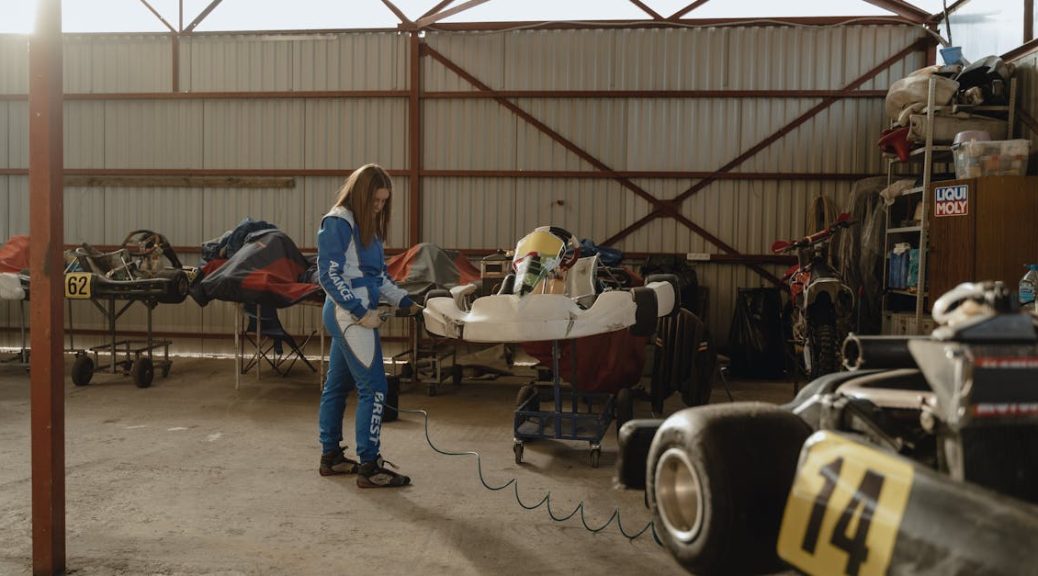 découvrez l'univers passionnant du karting ! que vous soyez débutant ou pilote confirmé, amusez-vous sur nos circuits adaptés et vivez des sensations fortes. réservez votre course dès maintenant et laissez l'adrénaline vous emporter !