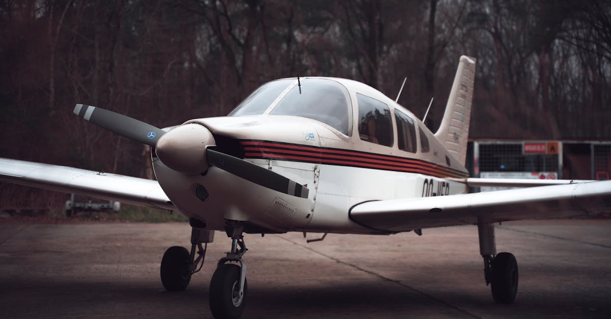découvrez les meilleures écoles de pilotage pour apprendre à voler, obtenir votre licence de pilote ou perfectionner vos compétences aéronautiques. trouvez la formation adaptée à vos besoins et réalisez votre rêve de devenir pilote.