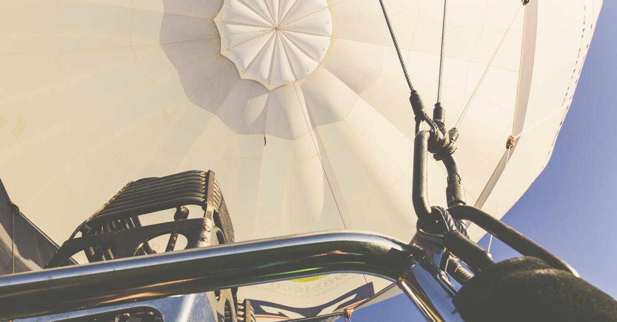 découvrez notre sélection d’équipements de pilotage de haute qualité pour une expérience de vol optimale : sécurité, confort et performance garantis pour tous les pilotes.