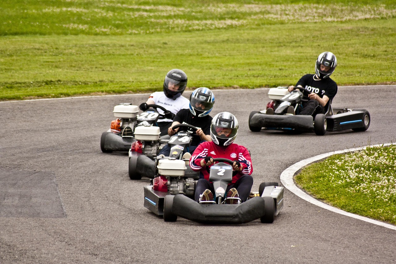 découvrez notre piste de karting offrant des sensations fortes et un plaisir garanti pour tous les âges. venez vivre une expérience unique de vitesse et d'adrénaline !