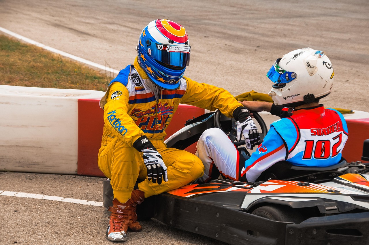 découvrez l'excitation du karting : sensations fortes, courses palpitantes et fun pour tous les âges. vivez une expérience unique sur circuit sécurisé.